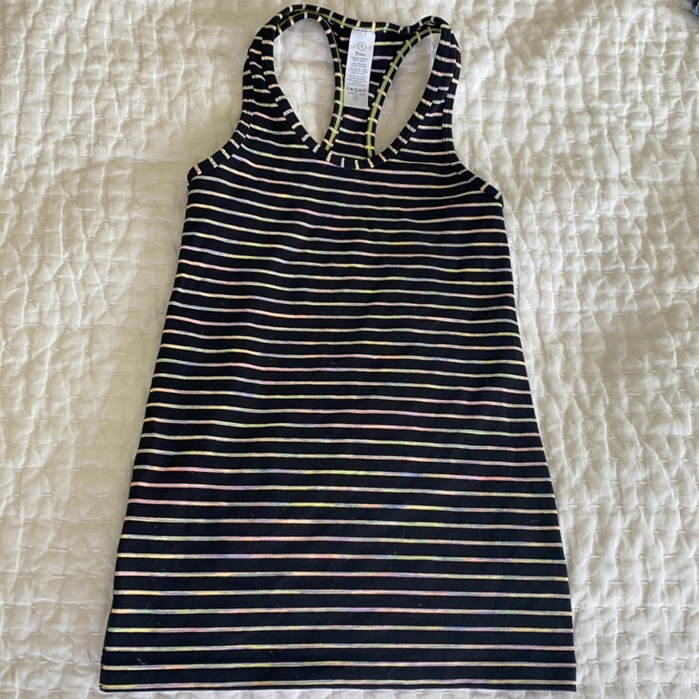 NWOT IVIVVA TANK TOP